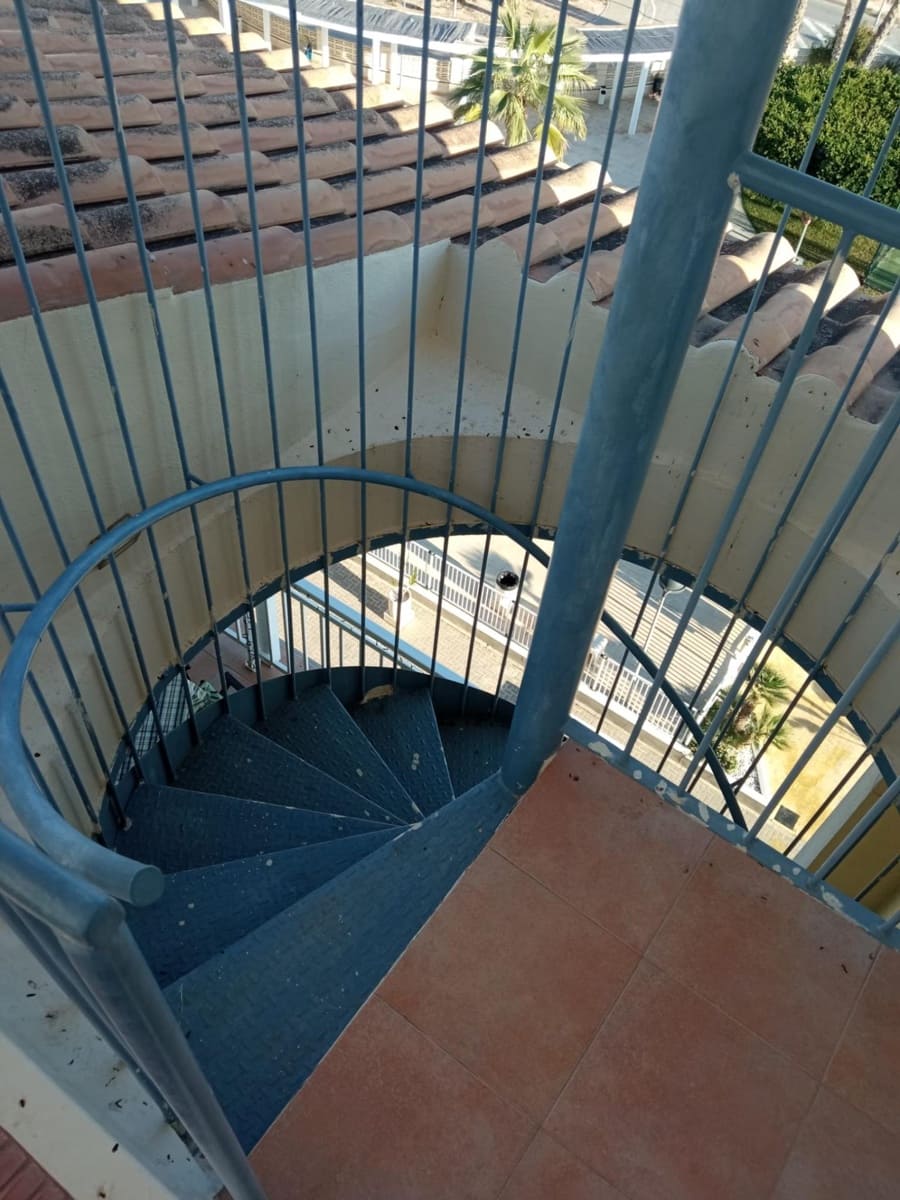 2 Zimmer Penthouse zu verkaufen in El Campello mit Pool Garage - 250.000 € (Ref: 9462109)