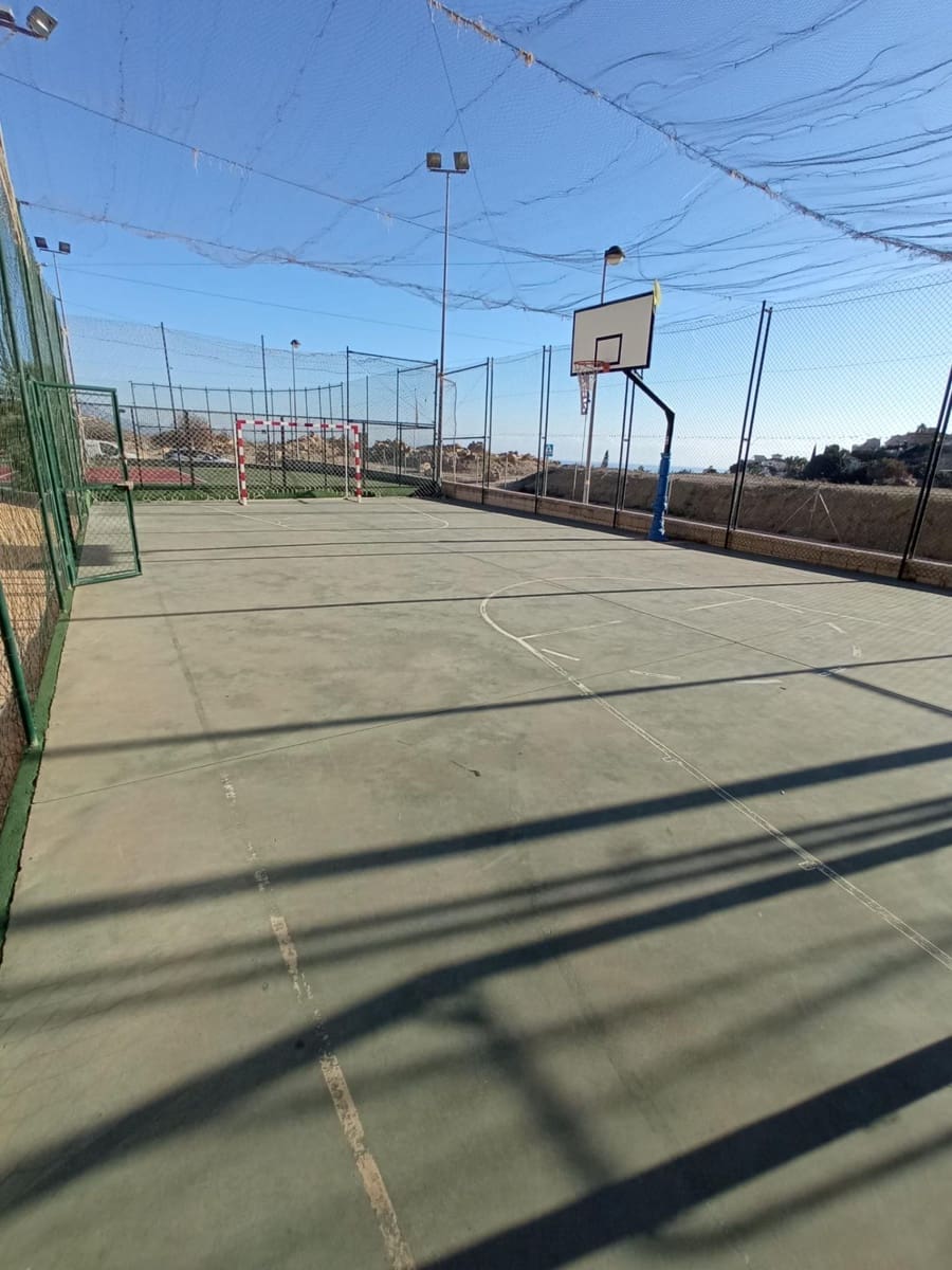 2 Zimmer Penthouse zu verkaufen in El Campello mit Pool Garage - 250.000 € (Ref: 9462109)