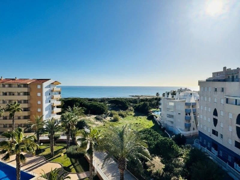 3 quarto Penthouse para venda em Guardamar del Segura com piscina garagem - 470 000 € (Ref: 9596165)