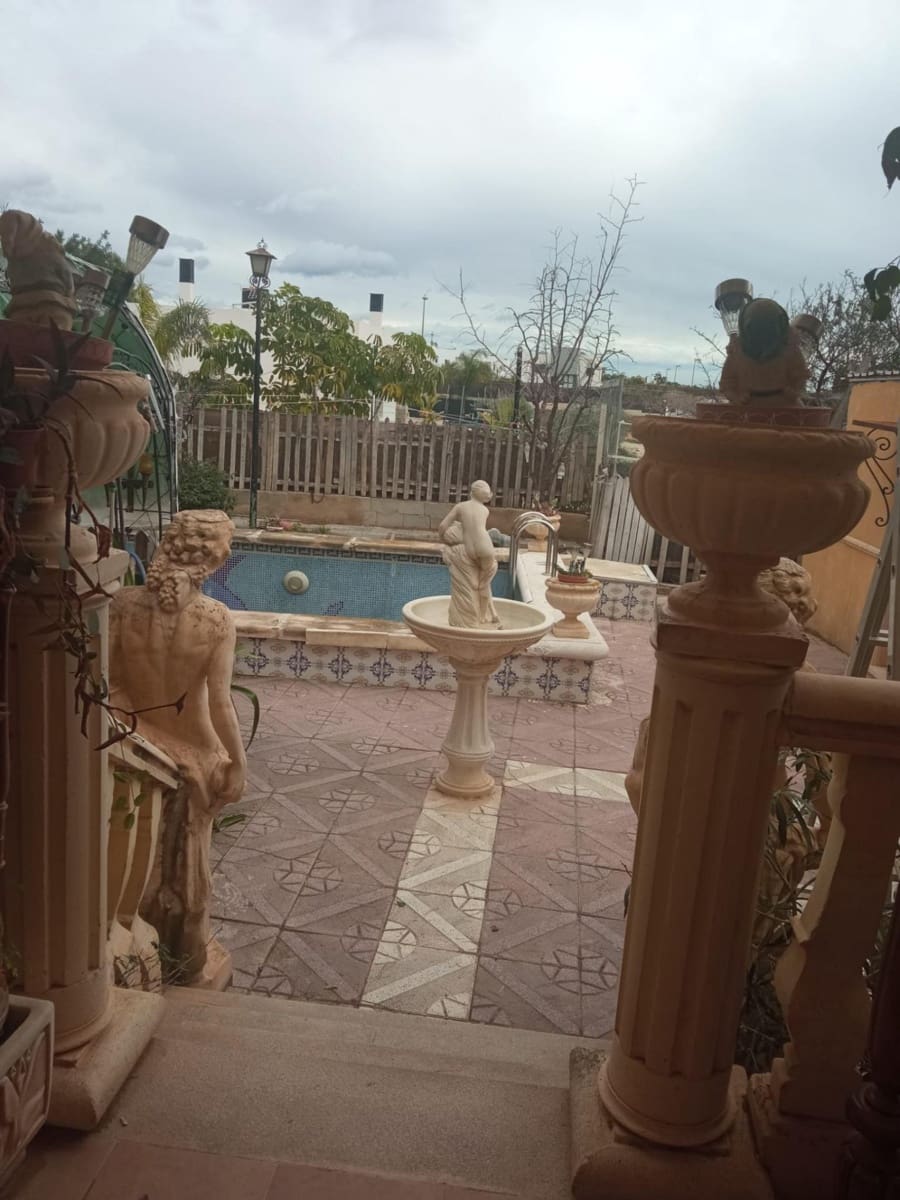 4 soveværelse Villa til salg i Muchamiel / Mutxamel med swimmingpool garage - € 350.000 (Ref: 9611568)