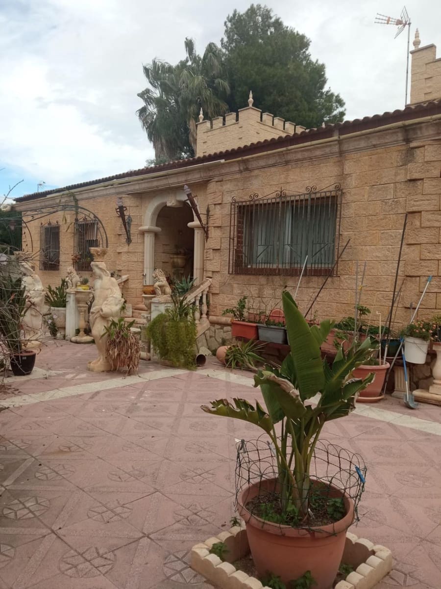 Chalet de 4 habitaciones en Muchamiel / Mutxamel en venta con piscina garaje - 350.000 € (Ref: 9611568)