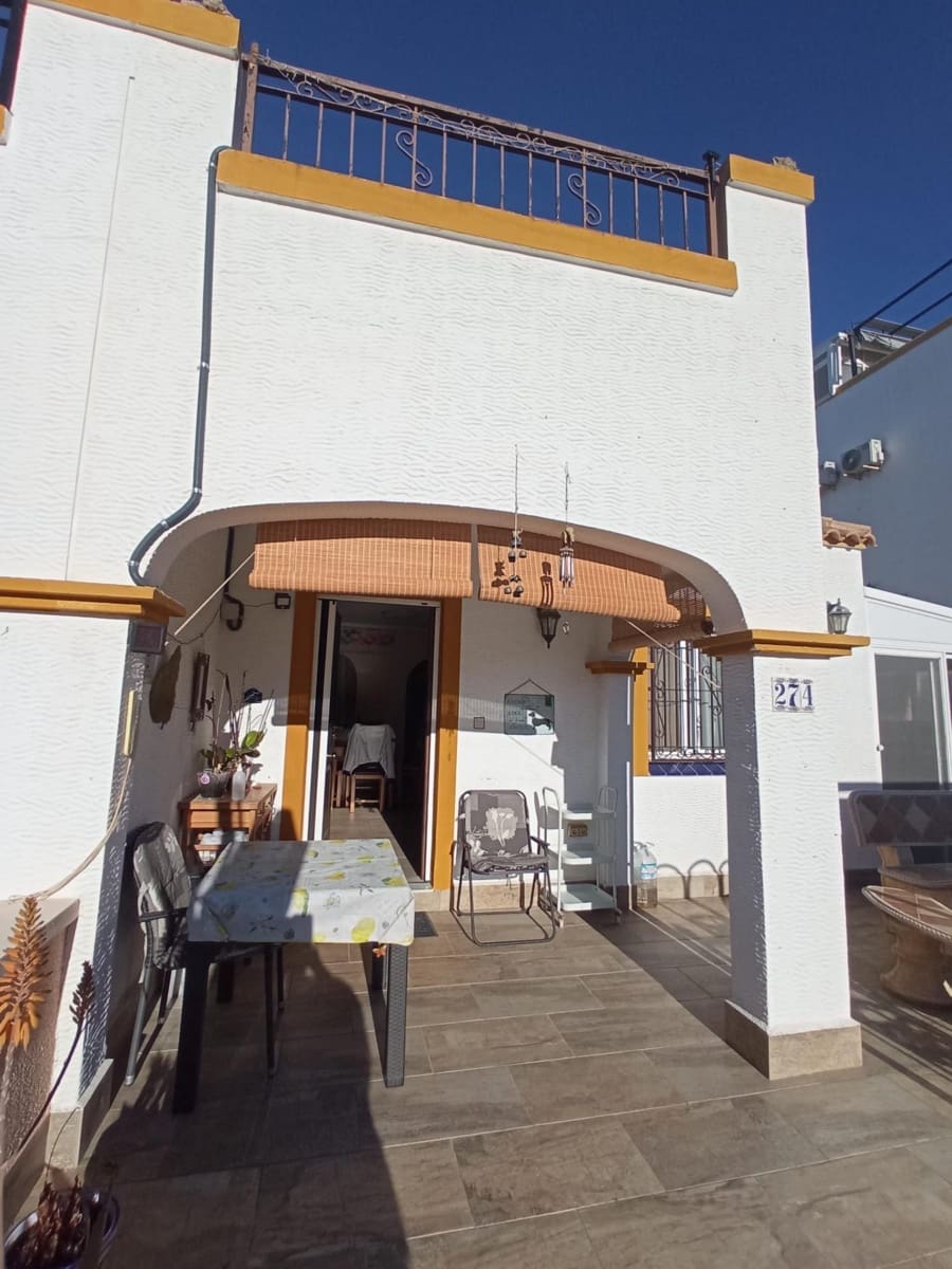4 bedroom Terraced Villa for sale in San Fulgencio with pool garage - € 238,000 (Ref: 9748080)
