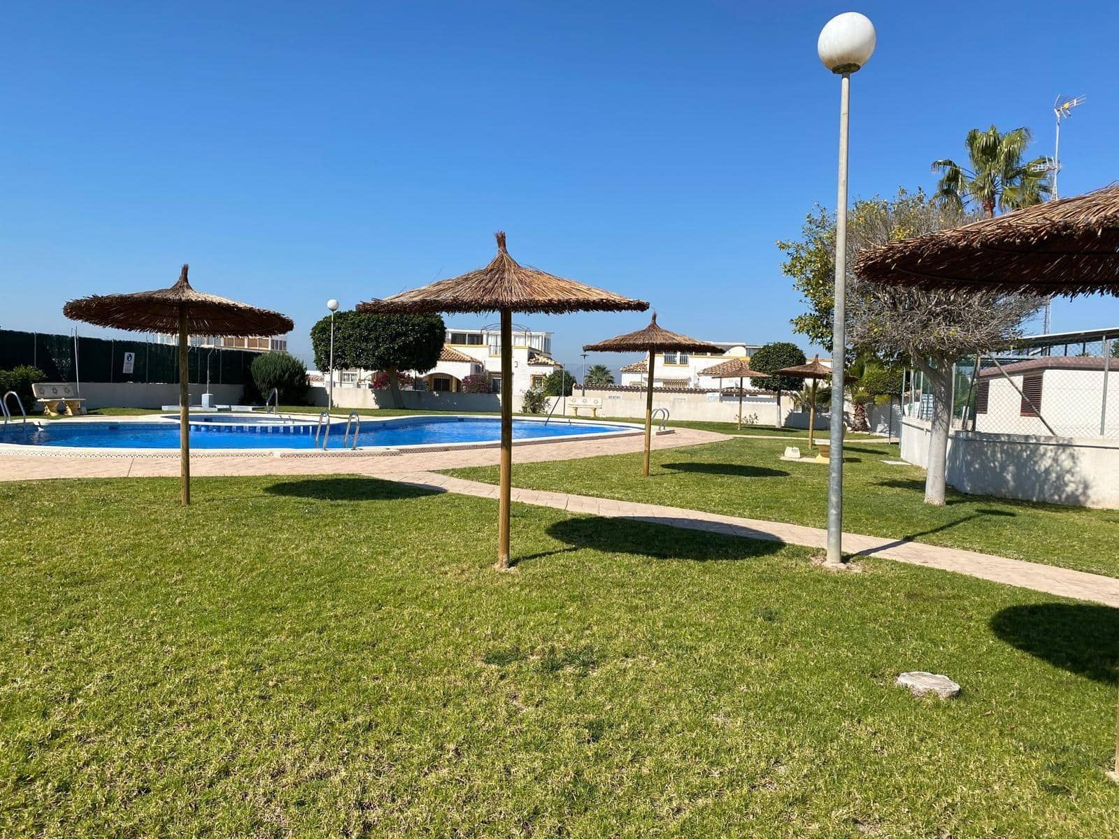4 soveværelse Rækkehus til salg i San Fulgencio med swimmingpool garage - € 238.000 (Ref: 9748080)