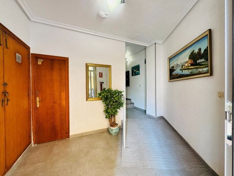 2 sypialnia Apartament na sprzedaż w Torrevieja - 149 000 € (Ref: 9820541)