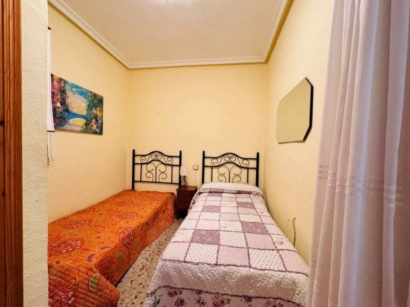 2 sypialnia Apartament na sprzedaż w Torrevieja - 149 000 € (Ref: 9820541)