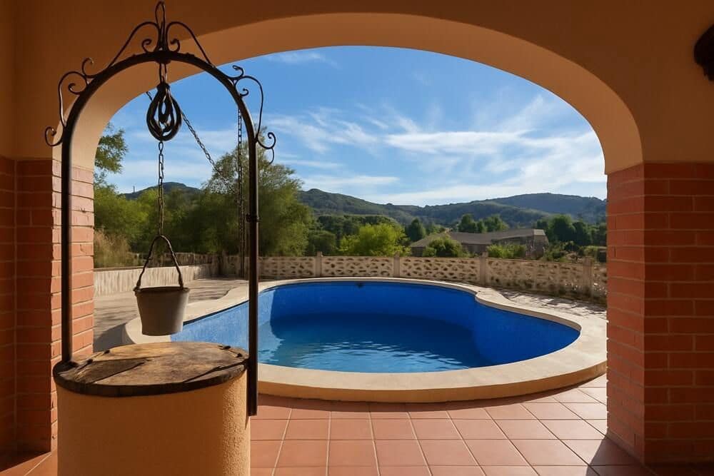 5 bedroom Villa for sale in Busot with pool - € 520,000 (Ref: 9840375)