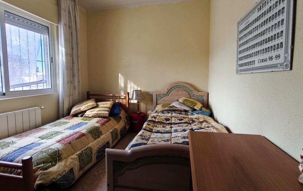 5 bedroom Villa for sale in Busot with pool - € 520,000 (Ref: 9840375)