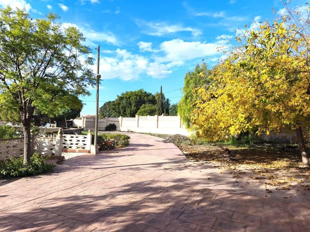 5 bedroom Villa for sale in Busot with pool - € 520,000 (Ref: 9840375)