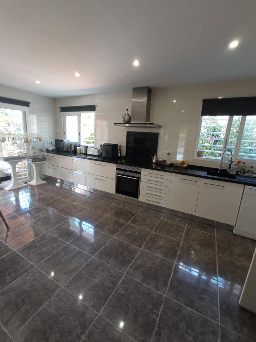 5 soveværelse Villa til salg i San Juan de Alicante / Sant Joan d'Alacant med swimmingpool garage - € 850.000 (Ref: 9920453)
