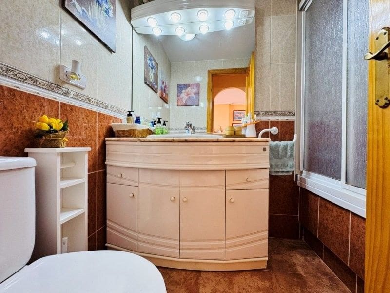 2 slaapkamer Appartement te koop in Torrevieja met zwembad garage - € 175.000 (Ref: 9995147)