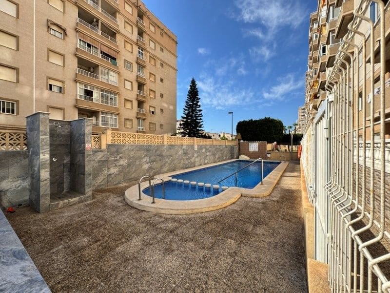 2 slaapkamer Appartement te koop in Torrevieja met zwembad garage - € 175.000 (Ref: 9995147)