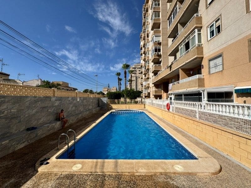 2 slaapkamer Appartement te koop in Torrevieja met zwembad garage - € 175.000 (Ref: 9995147)