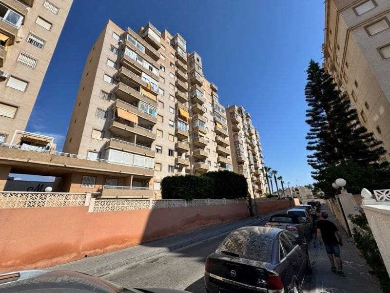 2 slaapkamer Appartement te koop in Torrevieja met zwembad garage - € 175.000 (Ref: 9995147)