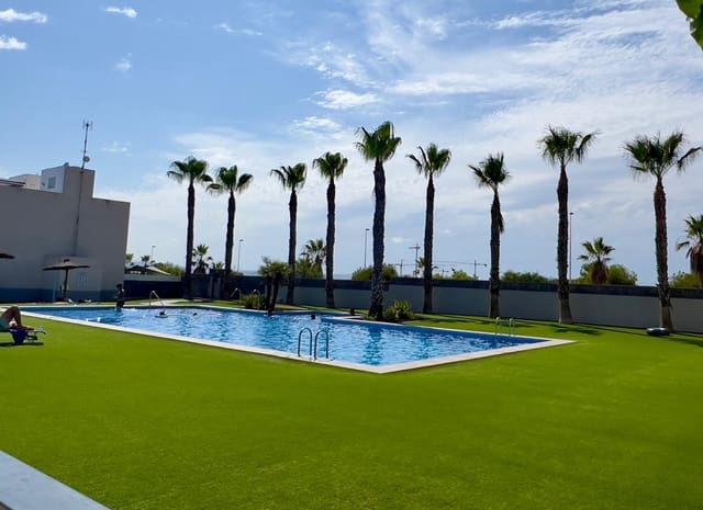 3 soveværelse Semi-Rækkehus til salg i Parque Acuático - Sector 25, Torrevieja med swimmingpool garage - € 393.000 (Ref: 9156234)