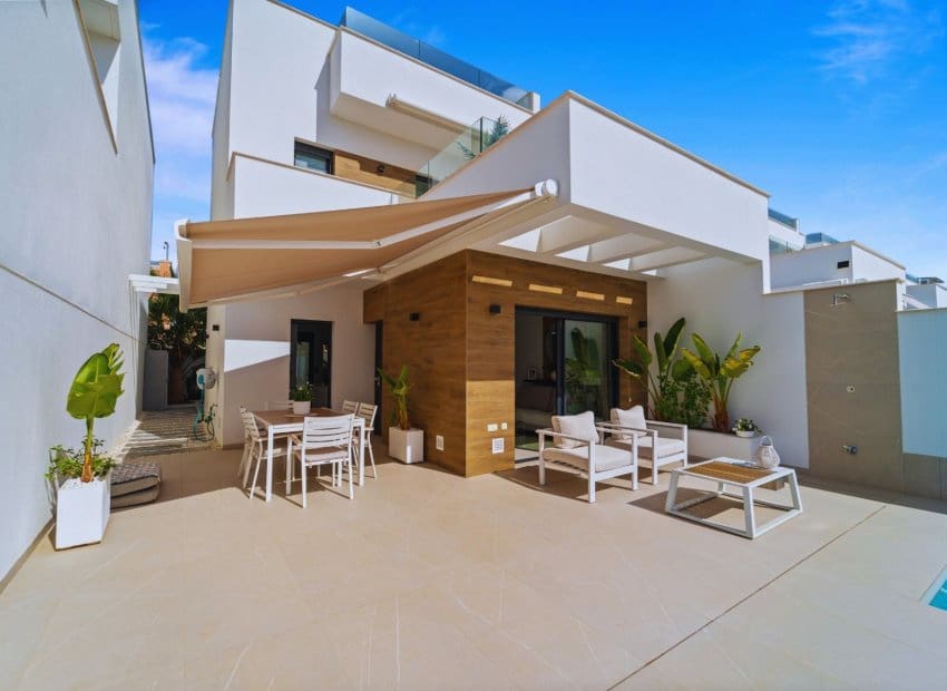 3 quarto Moradia para venda em Los Montesinos com piscina - 425 000 € (Ref: 10029090)