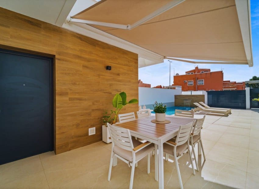 3 quarto Moradia para venda em Los Montesinos com piscina - 425 000 € (Ref: 10029090)