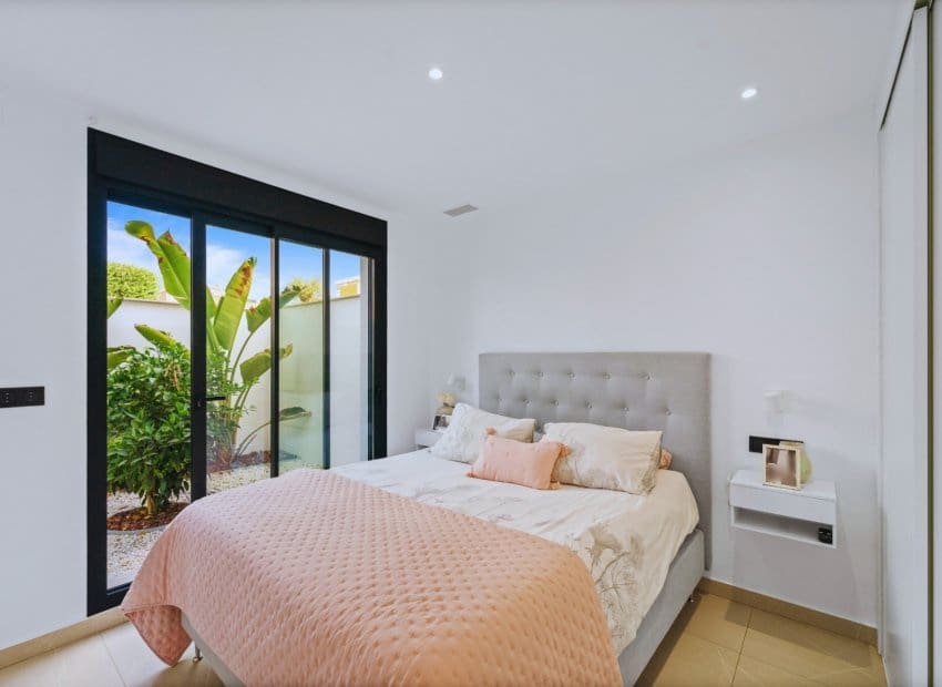 3 quarto Moradia para venda em Los Montesinos com piscina - 425 000 € (Ref: 10029090)