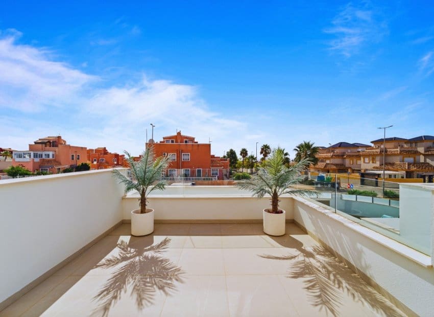 3 quarto Moradia para venda em Los Montesinos com piscina - 425 000 € (Ref: 10029090)