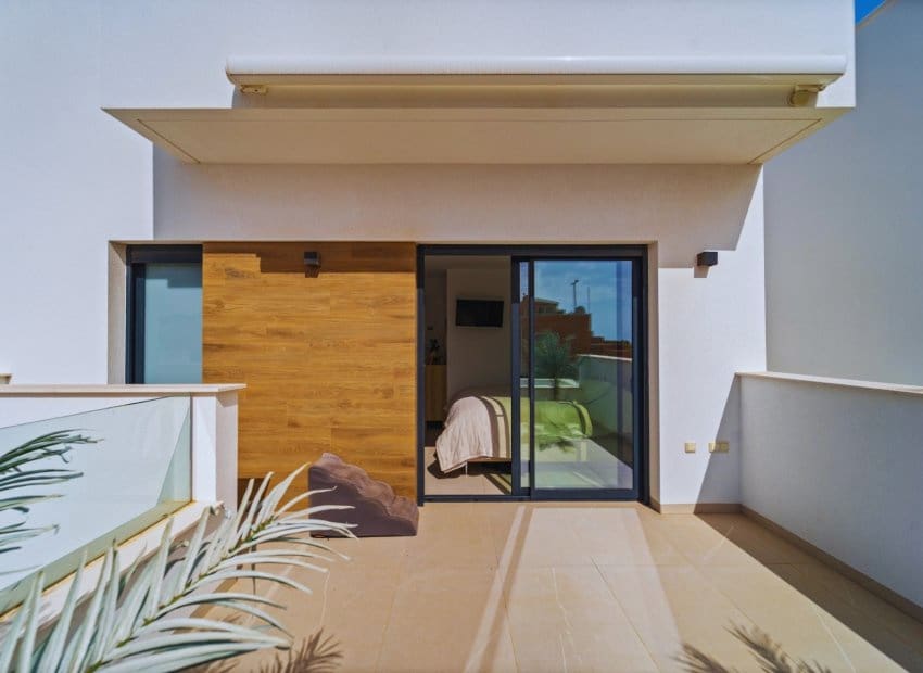 3 quarto Moradia para venda em Los Montesinos com piscina - 425 000 € (Ref: 10029090)