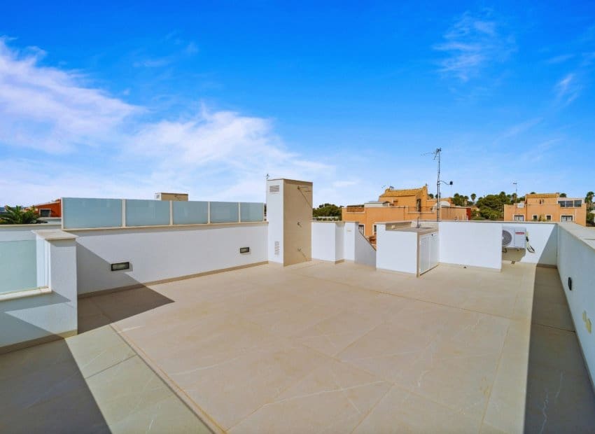 3 quarto Moradia para venda em Los Montesinos com piscina - 425 000 € (Ref: 10029090)