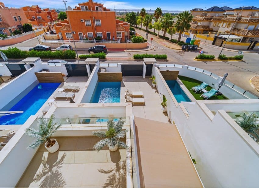 3 quarto Moradia para venda em Los Montesinos com piscina - 425 000 € (Ref: 10029090)