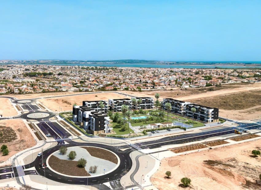 Apartamento de 2 habitaciones en Torrevieja en venta con piscina garaje - 301.000 € (Ref: 10168869)