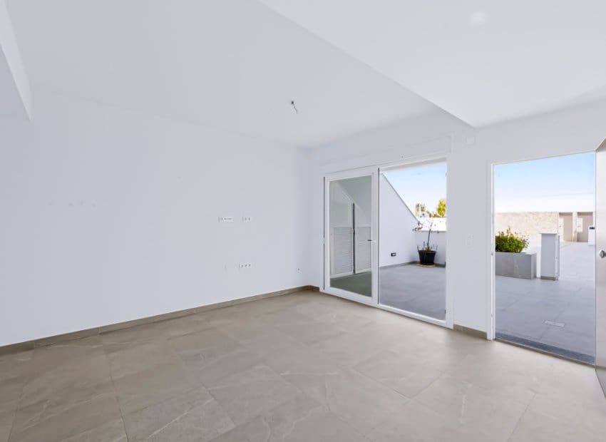 Apartamento de 2 habitaciones en San Pedro del Pinatar en venta con piscina garaje - 249.000 € (Ref: 10168875)