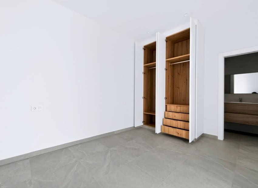 Apartamento de 2 habitaciones en San Pedro del Pinatar en venta con piscina garaje - 249.000 € (Ref: 10168875)