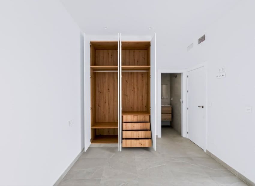 Apartamento de 2 habitaciones en San Pedro del Pinatar en venta con piscina garaje - 249.000 € (Ref: 10168875)