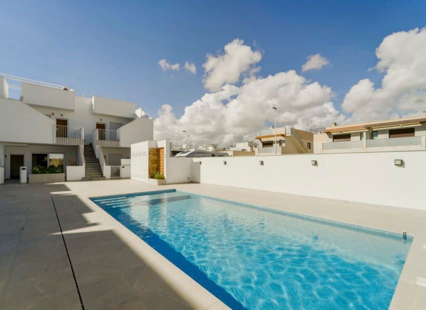 Apartamento de 2 habitaciones en San Pedro del Pinatar en venta con piscina garaje - 249.000 € (Ref: 10168875)