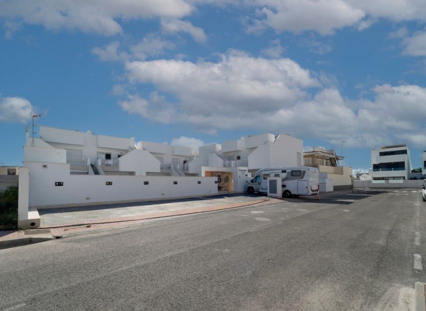 Apartamento de 2 habitaciones en San Pedro del Pinatar en venta con piscina garaje - 249.000 € (Ref: 10168875)