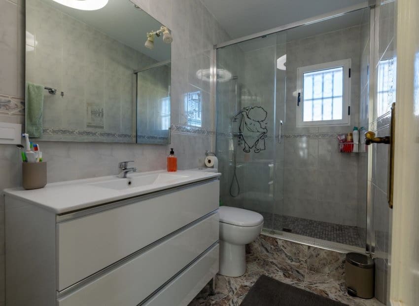 5 soveværelse Villa til salg i Benijofar med swimmingpool - € 495.000 (Ref: 8696034)