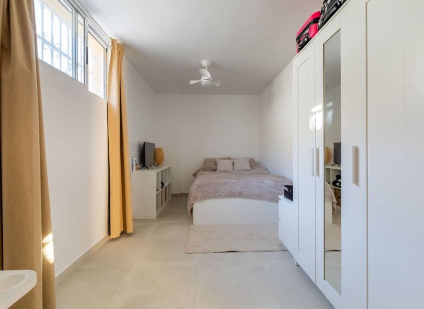 5 soveværelse Villa til salg i Benijofar med swimmingpool - € 495.000 (Ref: 8696034)