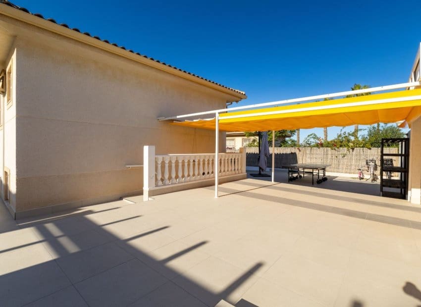 5 soveværelse Villa til salg i Benijofar med swimmingpool - € 495.000 (Ref: 8696034)