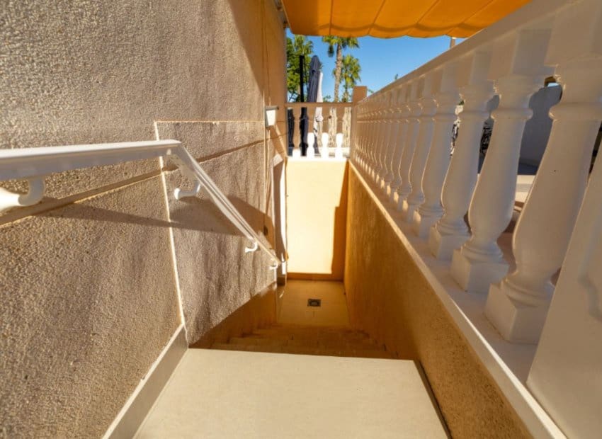 5 soveværelse Villa til salg i Benijofar med swimmingpool - € 495.000 (Ref: 8696034)