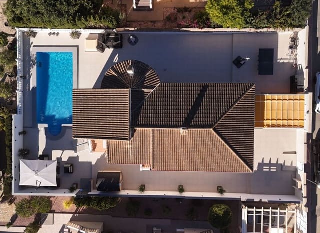 5 Zimmer Villa zu verkaufen in Benimar, Benijófar mit Pool - 549.000 € (Ref: 8696034)