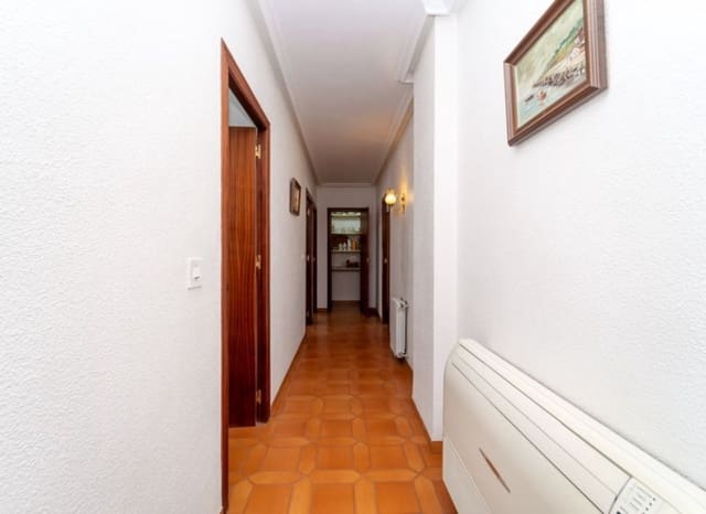 4 makuuhuone Huvila myytävänä paikassa Salinas mukana 
autotalli - 210 000 € (Ref: 9112952)