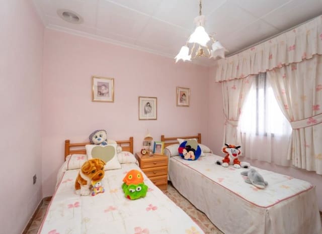 3 slaapkamer Appartement te koop in Virgen del Remedio - Parque lo Morant, Alicante stad - € 150.000 (Ref: 9113397)