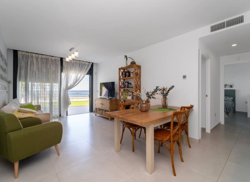 2 bedroom Beach Apartment for sale in Arenales del Sol with pool garage - € 520,000 (Ref: 9187772)