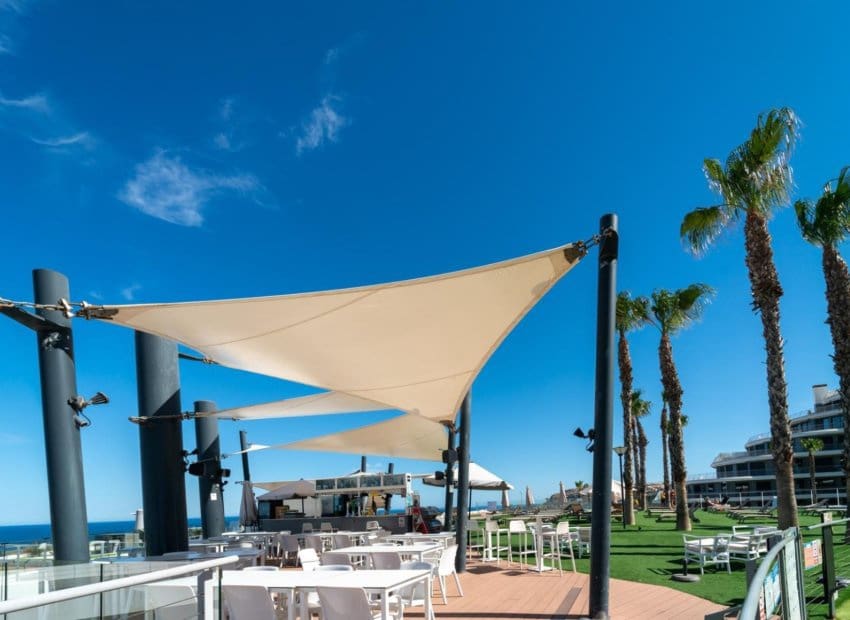 2 bedroom Beach Apartment for sale in Arenales del Sol with pool garage - € 520,000 (Ref: 9187772)