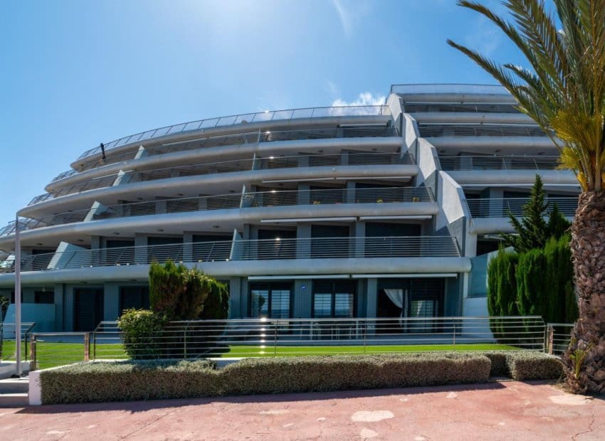 2 bedroom Beach Apartment for sale in Arenales del Sol with pool garage - € 520,000 (Ref: 9187772)