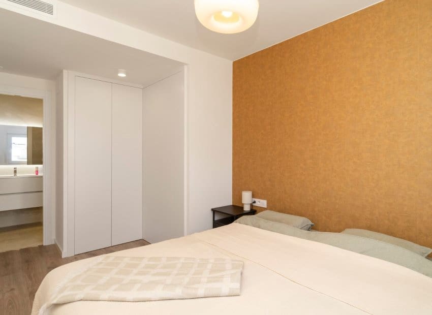 2 bedroom Apartment for sale in Finestrat with pool - € 345,000 (Ref: 9494191)