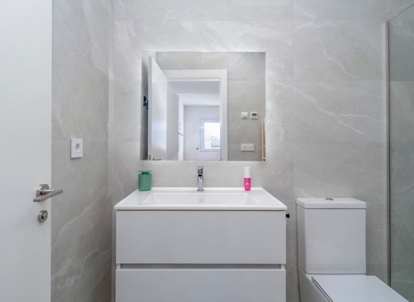 2 bedroom Apartment for sale in Finestrat with pool - € 345,000 (Ref: 9494191)