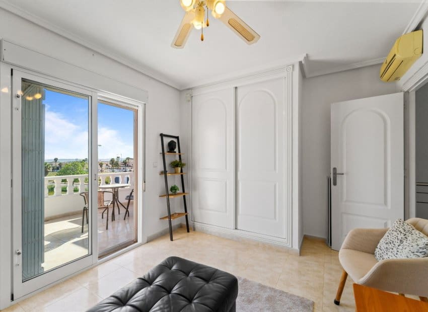 3 soverom Hus til salgs i Ciudad Quesada med svømmebasseng - € 240 000 (Ref: 9745173)