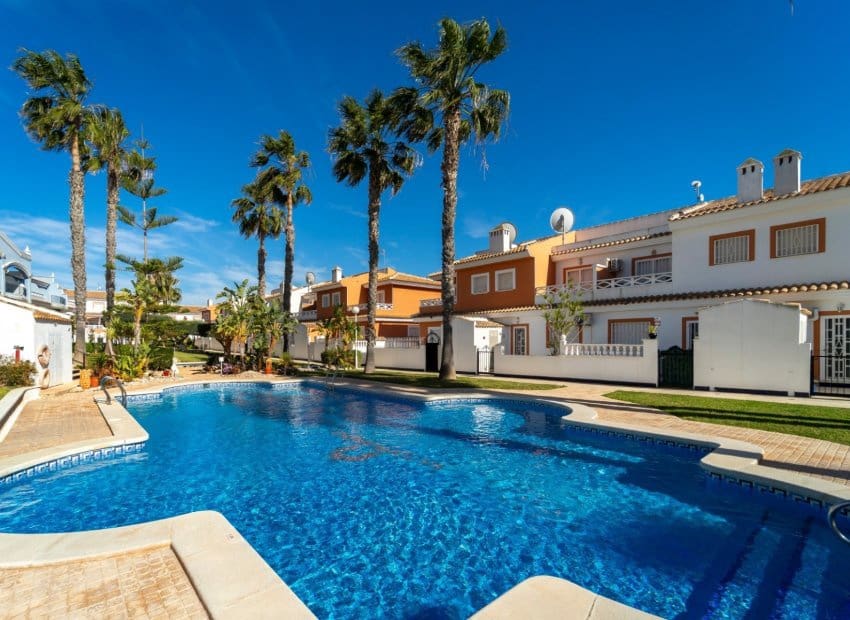 3 soverom Hus til salgs i Ciudad Quesada med svømmebasseng - € 240 000 (Ref: 9745173)