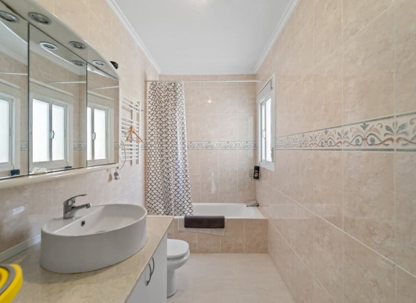 2 bedroom Villa for sale in Monte Azul with pool - € 299,000 (Ref: 9814083)