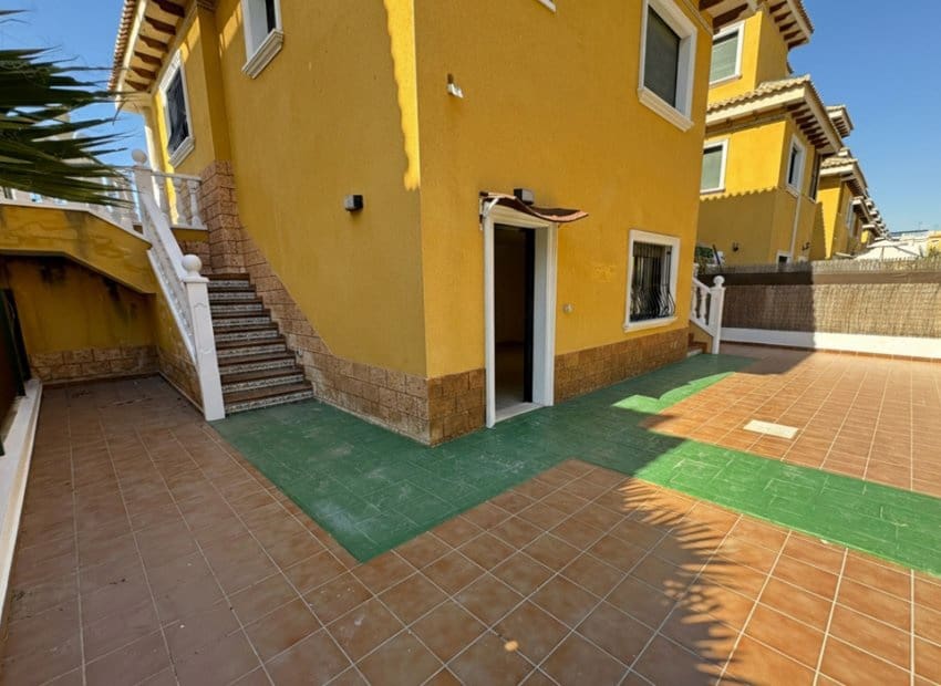 3 sypialnia Willa na sprzedaż w Ciudad Quesada z basenem - 290 000 € (Ref: 9816640)