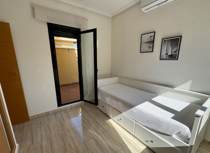 2 chambre Villa/Maison Semi-Mitoyenne à vendre à Ciudad Quesada avec piscine - 250 000 € (Ref: 9816641)