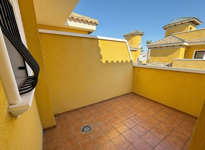 2 chambre Villa/Maison Semi-Mitoyenne à vendre à Ciudad Quesada avec piscine - 250 000 € (Ref: 9816641)