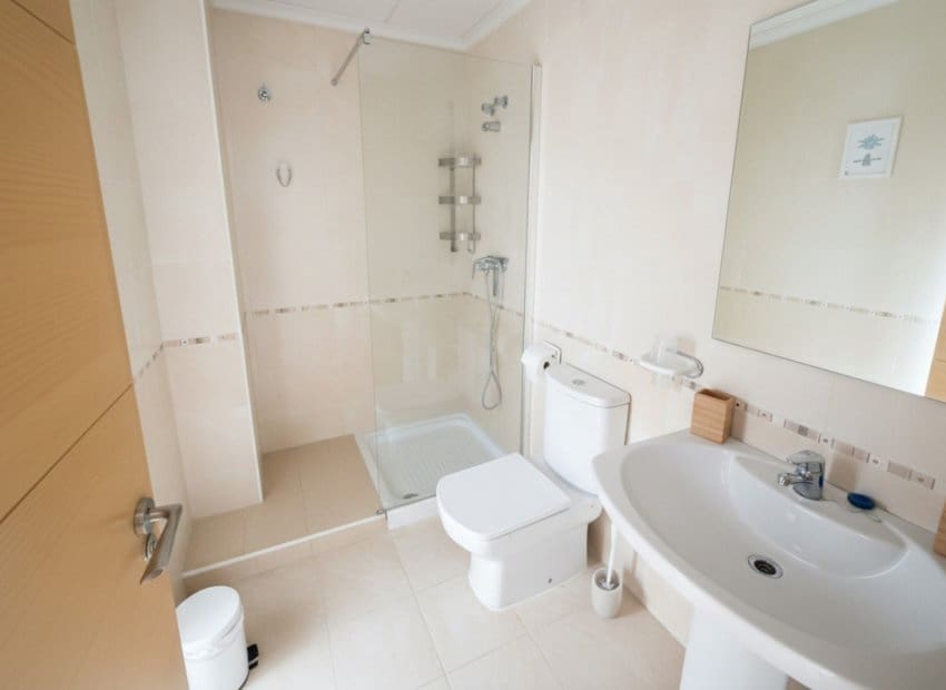 2 chambre Villa/Maison Semi-Mitoyenne à vendre à Ciudad Quesada avec piscine - 250 000 € (Ref: 9816641)